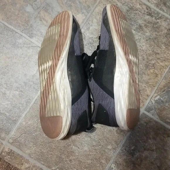 Sz 8 Reebok Runners - Picture 2 of 4